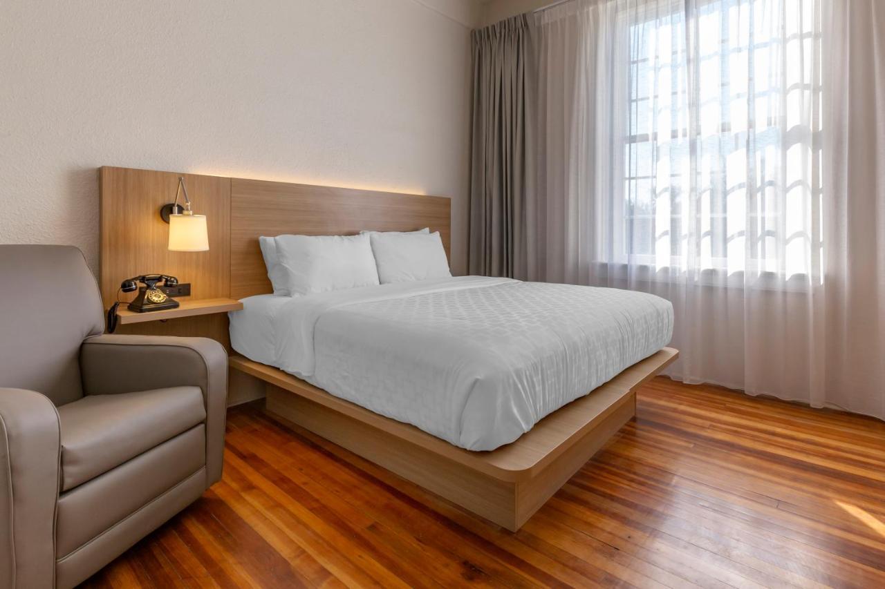 Inn At Blackstone Экстерьер фото