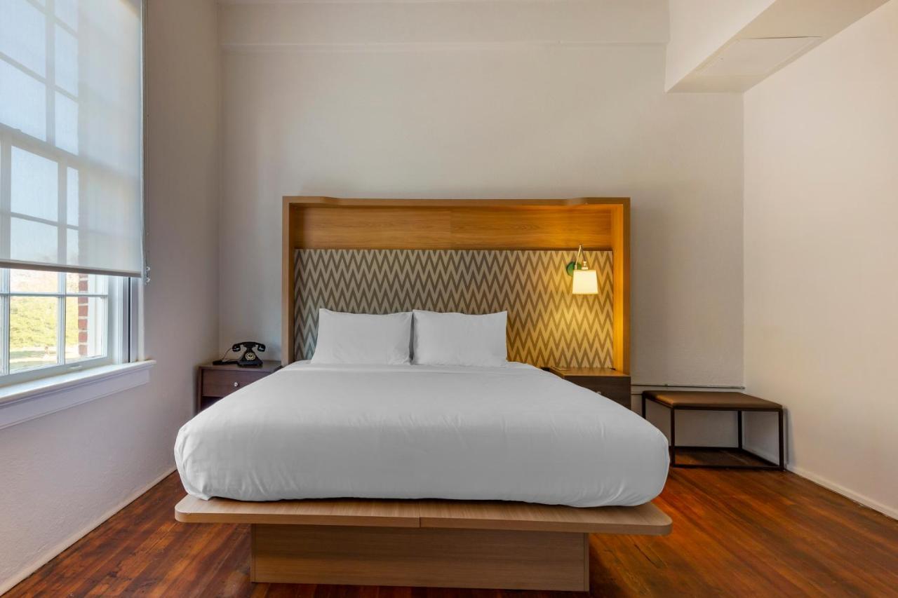 Inn At Blackstone Экстерьер фото